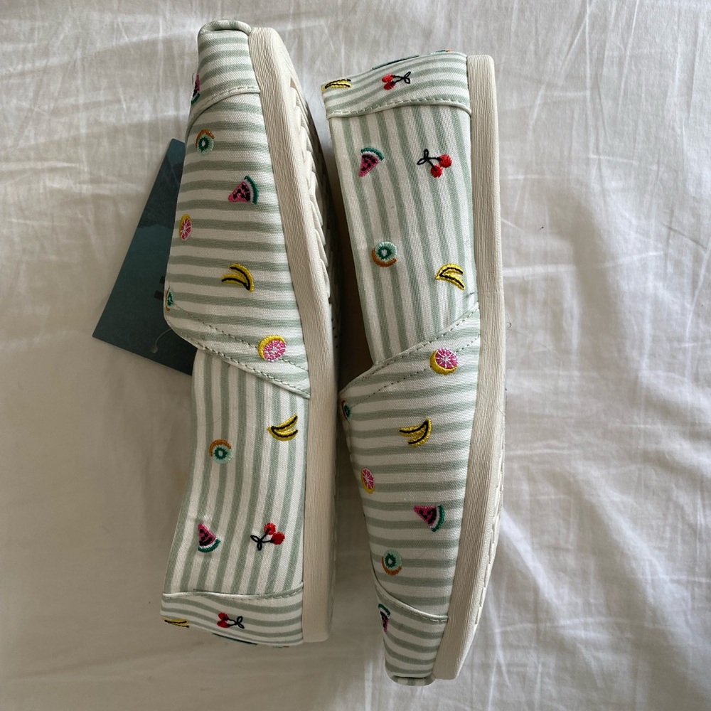 Brand New unworn Classic Tom’s in Pale Aqua Fruit Salad